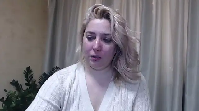 Snapshot of sweetpussy13 chatting on 02/18/25, 07:21 sweetpussy13 online show from 02/18/25, 07:21