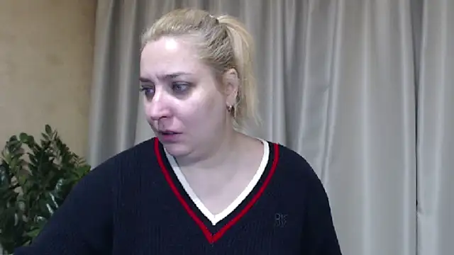 Snapshot of sweetpussy13 chatting on 02/24/26, 06:47 sweetpussy13 online show from 02/24/26, 06:47