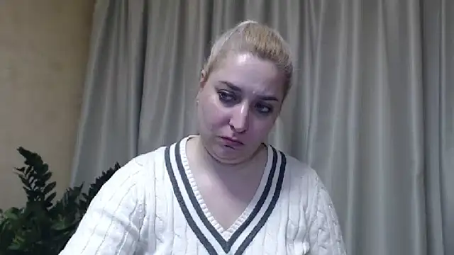 Snapshot of sweetpussy13 chatting on 03/09/25, 09:57 sweetpussy13 online show from 03/09/25, 09:57