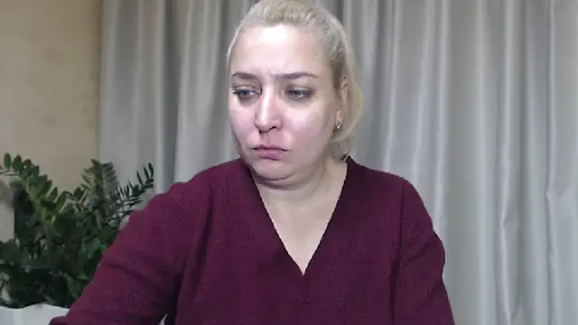 Snapshot of sweetpussy13 chatting on 09/30/25, 05:57 sweetpussy13 online show from 09/30/25, 05:57