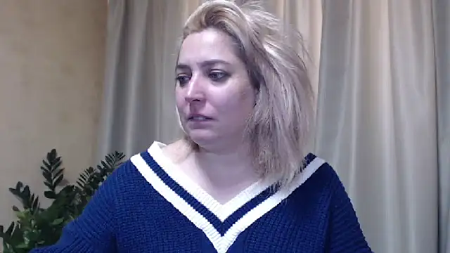 Snapshot of sweetpussy13 chatting on 02/16/25, 06:54 sweetpussy13 online show from 02/16/25, 06:54