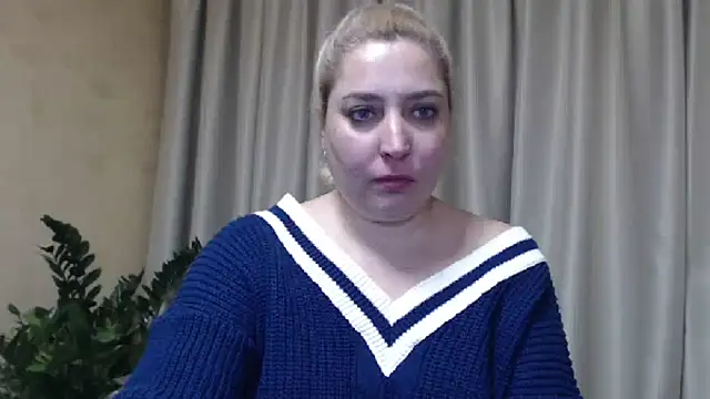 Snapshot of sweetpussy13 chatting on 03/04/25, 10:24 sweetpussy13 online show from 03/04/25, 10:24