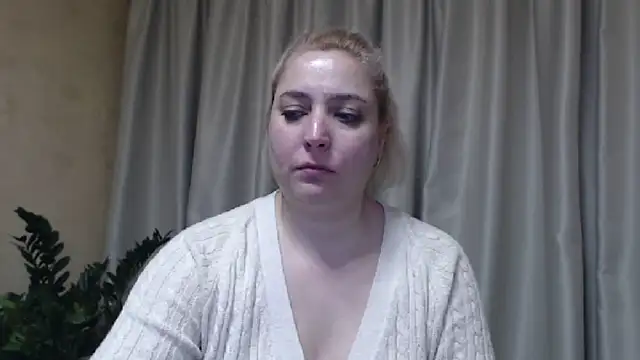 Snapshot of sweetpussy13 chatting on 03/07/25, 09:07 sweetpussy13 online show from 03/07/25, 09:07