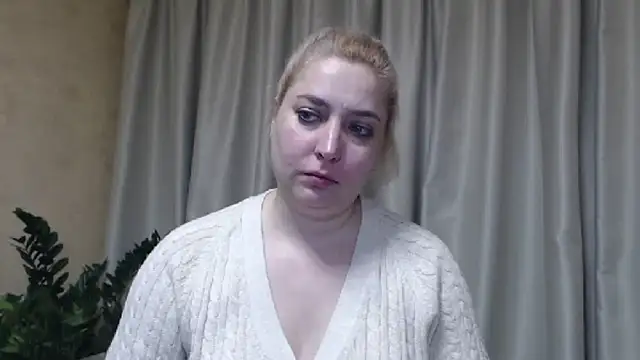 Snapshot of sweetpussy13 chatting on 03/07/25, 06:02 sweetpussy13 online show from 03/07/25, 06:02