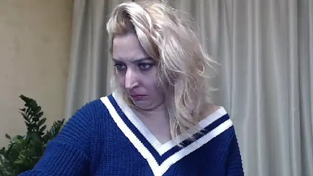 Snapshot of sweetpussy13 chatting on 02/27/25, 10:11 sweetpussy13 online show from 02/27/25, 10:11