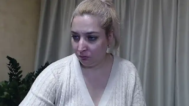 Snapshot of sweetpussy13 chatting on 02/23/25, 10:28 sweetpussy13 online show from 02/23/25, 10:28