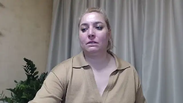Snapshot of sweetpussy13 chatting on 03/15/25, 09:41 sweetpussy13 online show from 03/15/25, 09:41
