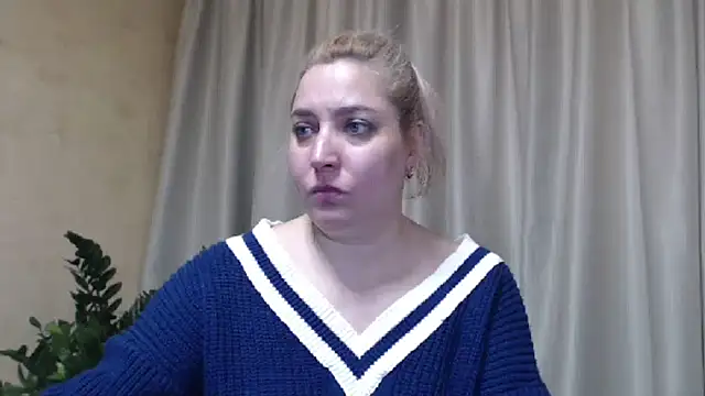 Snapshot of sweetpussy13 chatting on 02/22/25, 09:56 sweetpussy13 online show from 02/22/25, 09:56