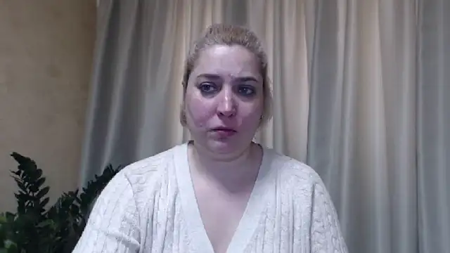 Snapshot of sweetpussy13 chatting on 02/23/25, 07:22 sweetpussy13 online show from 02/23/25, 07:22