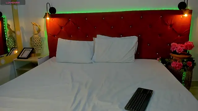 Trixye Moon online show from 12/19/25, 03:54