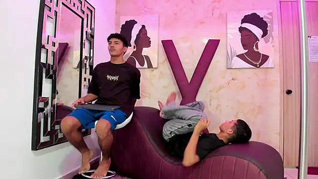 DIAMOND BLACKS online show from 12/19/25, 07:33