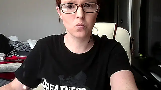 Snapshot of redremmi chatting on 02/26/26, 06:41 redremmi online show from 02/26/26, 06:41