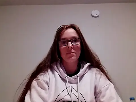 Snapshot of redremmi chatting on 12/15/25, 12:38 redremmi online show from 12/15/25, 12:38