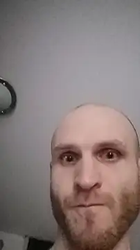 Snapshot of Sunny-Honey chatting on 12/18/25, 01:48 Sunny-Honey online show from 12/18/25, 01:48