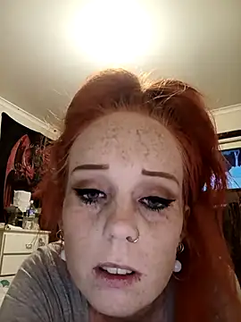 Snapshot of Niudla chatting on 12/14/25, 10:43 Niudla online show from 12/14/25, 10:43