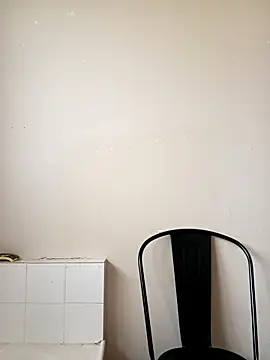 Snapshot of Niudla chatting on 12/19/25, 11:51 Niudla online show from 12/19/25, 11:51