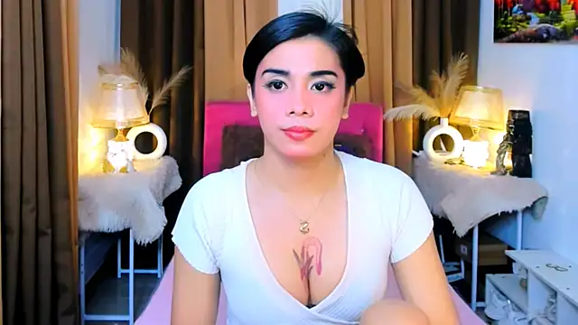 Snapshot of demsayhollywood555 chatting on 12/18/25, 07:02 demsayhollywood555 online show from 12/18/25, 07:02