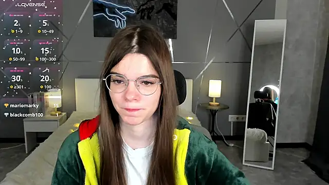 miss  evelyne online show from 12/21/25, 01:30