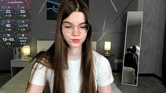 miss  evelyne online show from 12/22/25, 01:28