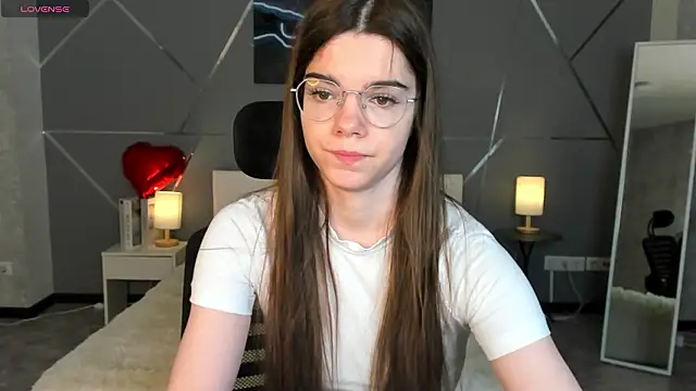 miss  evelyne online show from 02/10/26, 01:04