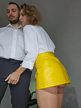 Lovebackground online show from 11/26/25, 08:03