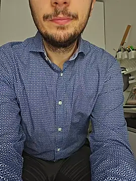 Lovebackground online show from 01/15/26, 09:23