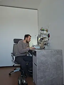 Lovebackground online show from 02/03/26, 08:41