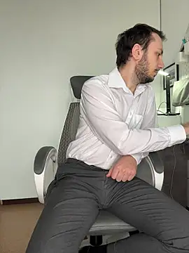 Lovebackground online show from 03/04/26, 08:44