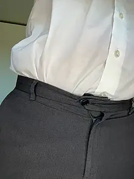 Lovebackground online show from 03/10/26, 09:13