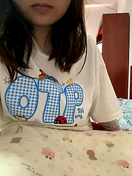 mumulinglin online show from 12/21/25, 04:03