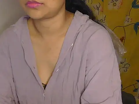 Snapshot of Cristina_love69 chatting on 04/16/26, 10:49 Cristina love69 online show from 04/16/26, 10:49