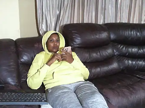 Caramel-goddess18 online show from 03/09/26, 07:01