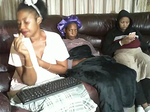 Caramel-goddess18 online show from 03/22/26, 08:16