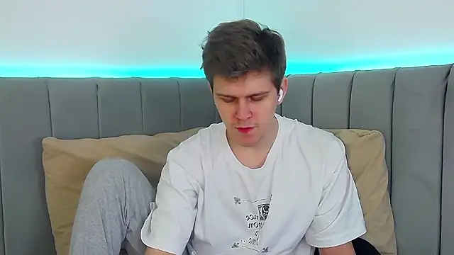 NickJohnas online show from 01/17/26, 03:32