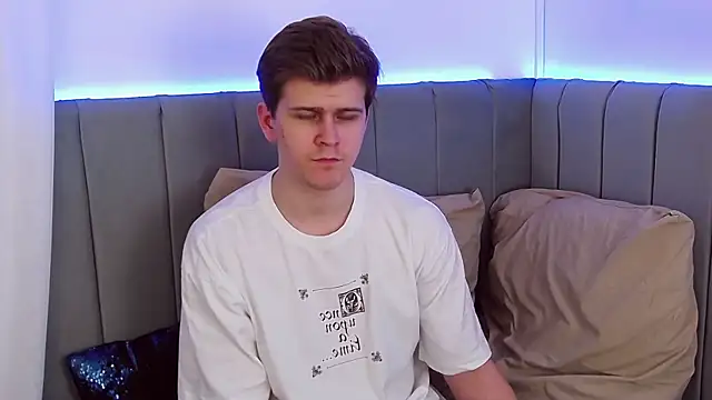 NickJohnas online show from 12/19/25, 09:11