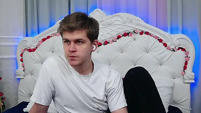 NickJohnas online show from 04/15/26, 03:38