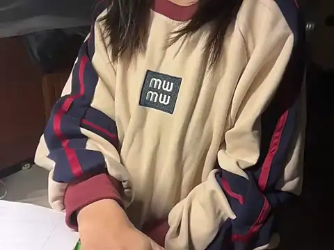 Snapshot of Chichi_86 chatting on 12/15/25, 05:52 Chichi 86 online show from 12/15/25, 05:52