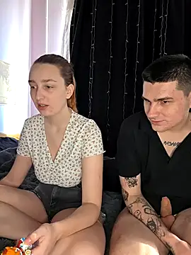 Snapshot of FoxyToxy chatting on 12/15/25, 02:39 FoxyToxy online show from 12/15/25, 02:39