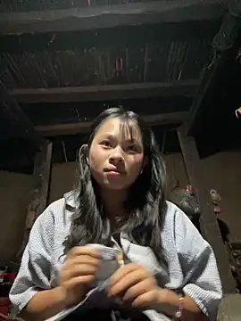 Snapshot of Nika-be chatting on 12/14/25, 09:15 Nika-be online show from 12/14/25, 09:15