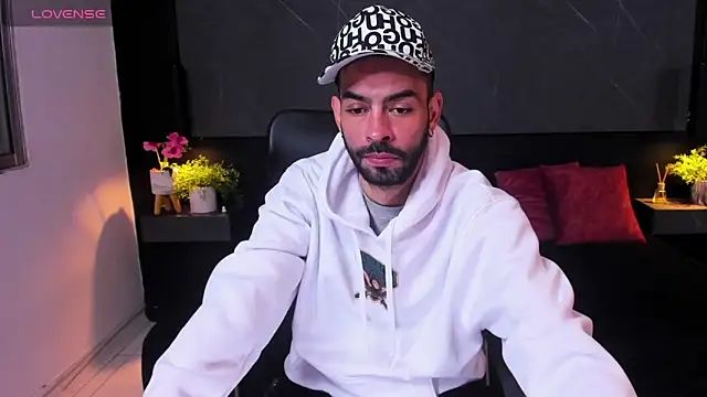 Snapshot of arcangel_harris chatting on 02/12/26, 11:43 arcangel harris online show from 02/12/26, 11:43