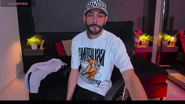 Snapshot of arcangel_harris chatting on 02/19/26, 11:40 arcangel harris online show from 02/19/26, 11:40