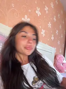 Snapshot of SilkyMira chatting on 06/07/26, 01:49 SilkyMira online show from 06/07/26, 01:49