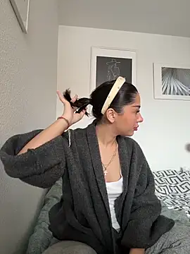 Snapshot of SilkyMira chatting on 02/10/26, 09:19 SilkyMira online show from 02/10/26, 09:19