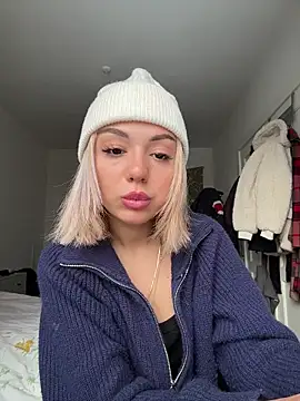 Snapshot of SilkyMira chatting on 01/07/26, 12:54 SilkyMira online show from 01/07/26, 12:54