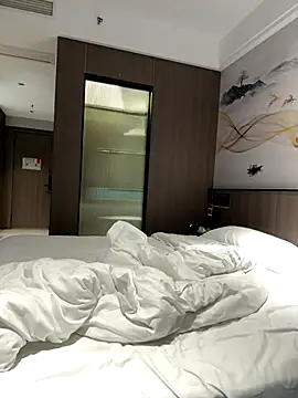 Niuniu1989 online show from 12/18/25, 07:35