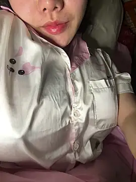 leo-kitty online show from 12/19/25, 02:19