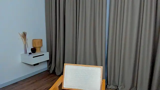 Snapshot of JustinLedden chatting on 12/18/25, 06:45 JustinLedden online show from 12/18/25, 06:45