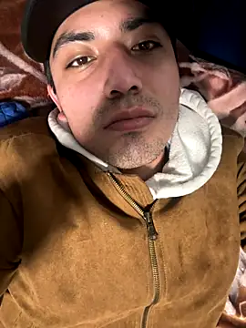 Snapshot of SilvaGF229 chatting on 12/14/25, 10:15 SilvaGF229 online show from 12/14/25, 10:15