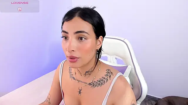Snapshot of emmi_11 chatting on 07/07/26, 12:35 emmi 11 online show from 07/07/26, 12:35