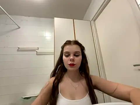 LeyaFlamy online show from 12/19/25, 07:49